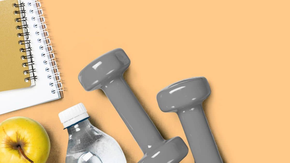 Bild von Hantel und Wasserflasche